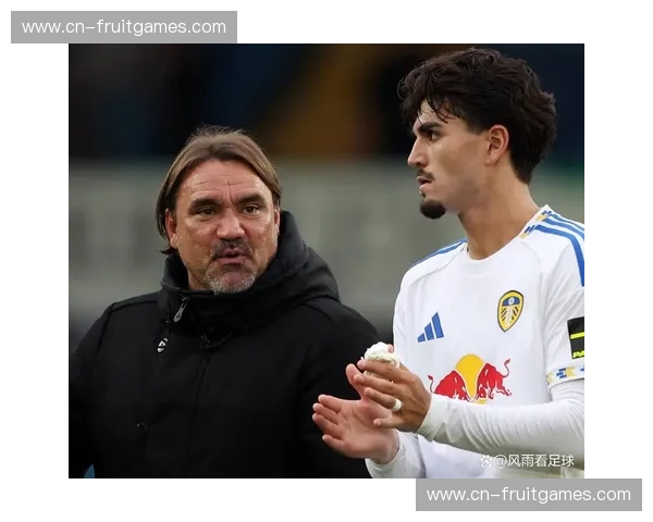 利兹联高位逼抢遭遇长传克制，法尔克战术被对手针对性破解